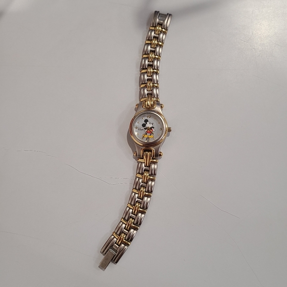 Disney wrist Watch classic Mickey Mouse - Picture 3 of 8